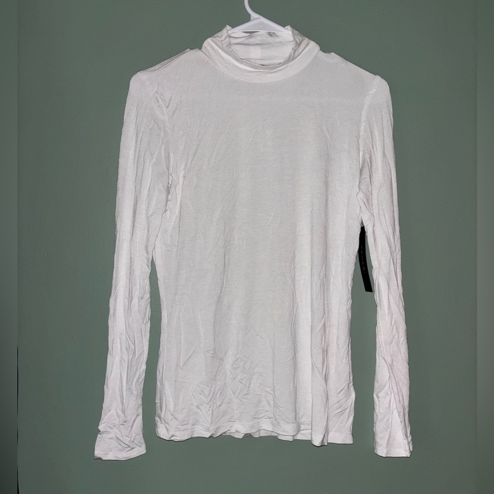 NWT Tahari White Long Sleeve Turtleneck Top